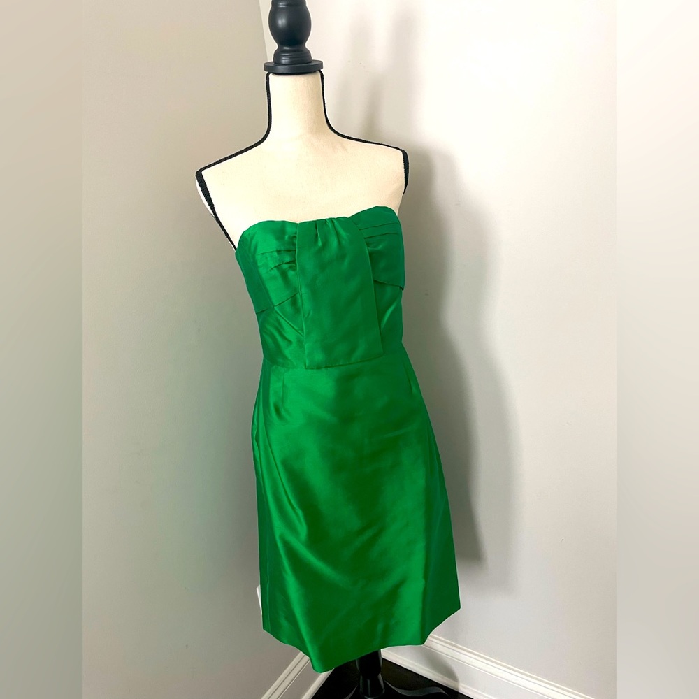 Kate Spade all silk cocktail dress. Kelly Green. Size 6. Worn once. Beautiful!
